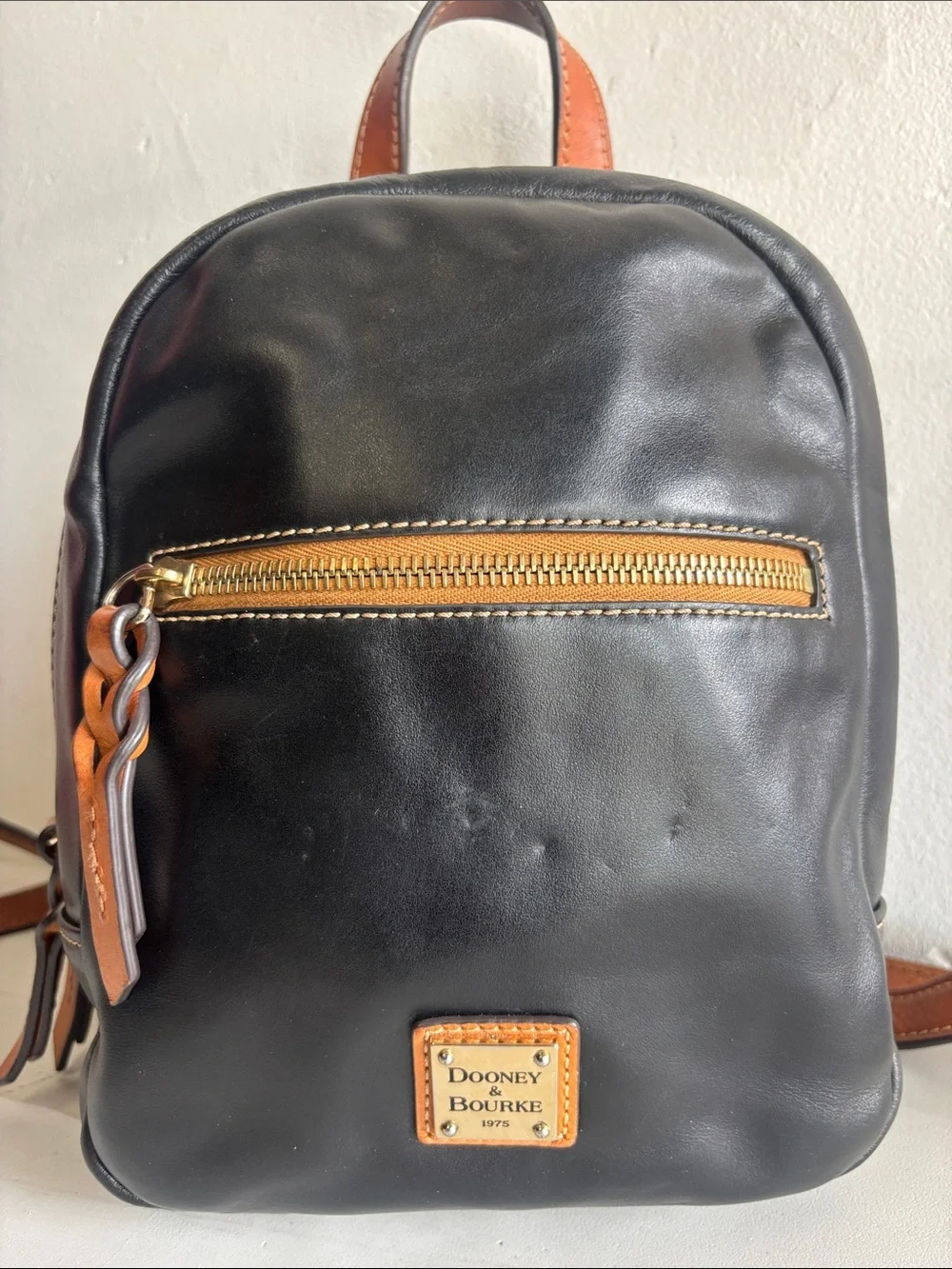 Dooney & Bourke compact dooney